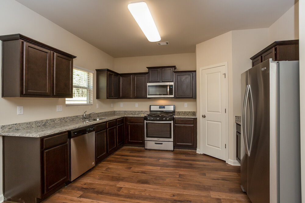 Building Photo - 3103 Avondale Dr SE