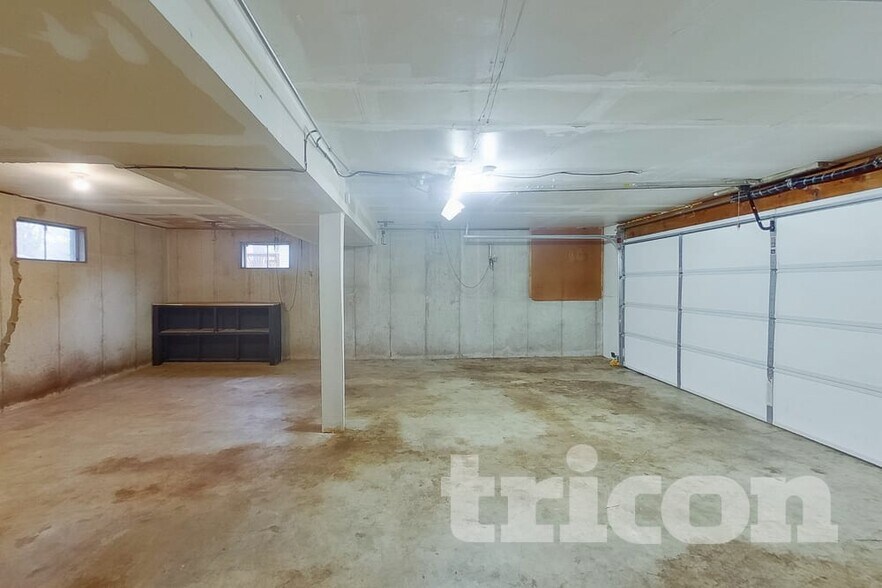 Building Photo - 1563 Park Ridge Ln