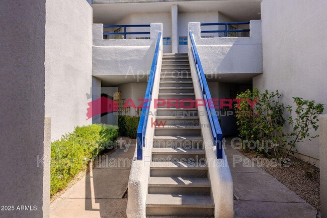 Building Photo - 902 W Glendale Ave