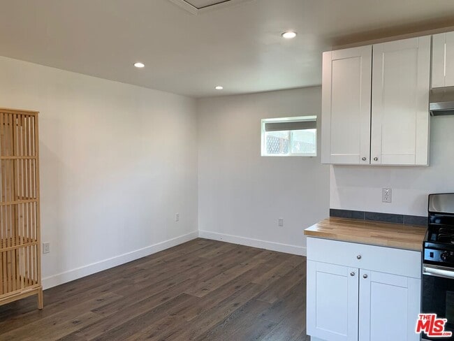 Building Photo - 3745 Toland Way