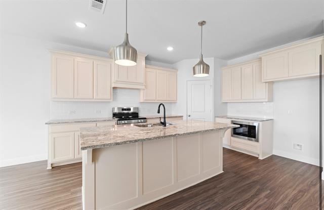 Building Photo - 2405 Peebles Ln