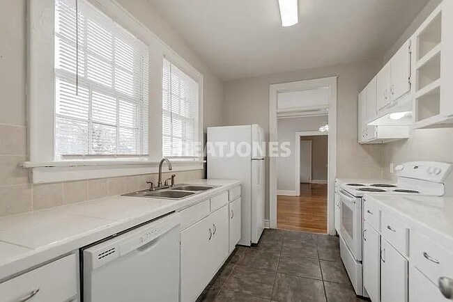 Building Photo - 1315 Lorick Ave