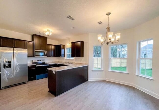 Building Photo - 120 Ironwood Dr