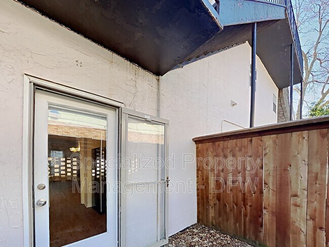 Building Photo - 3212 Daniel Ave