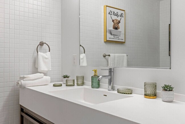 Building Photo - 12607 Larchmere Blvd