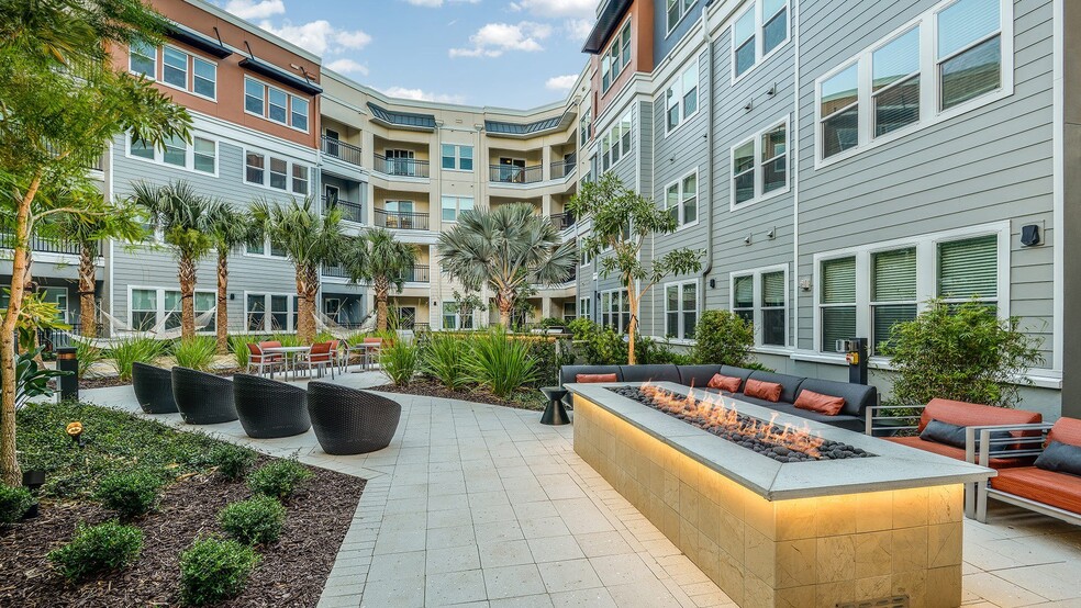 Building Photo - Grady Square