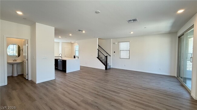 Building Photo - 1513 Bat Hawk St