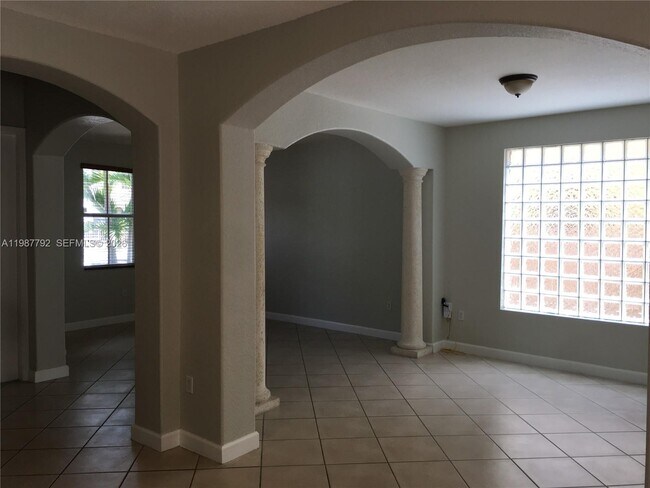 Building Photo - 14512 SW 10th St