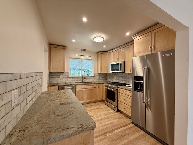 Building Photo - 1415 S Jackson St