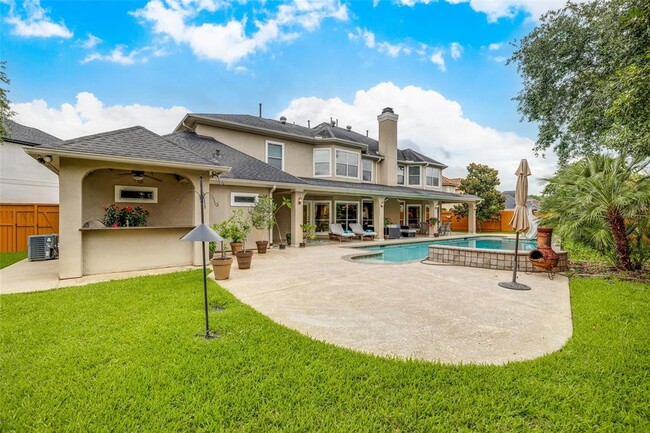 Building Photo - 13911 Royal Springs Ct