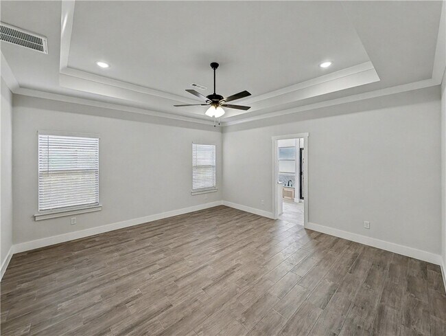 Building Photo - 6907 SW High Meadow Blvd