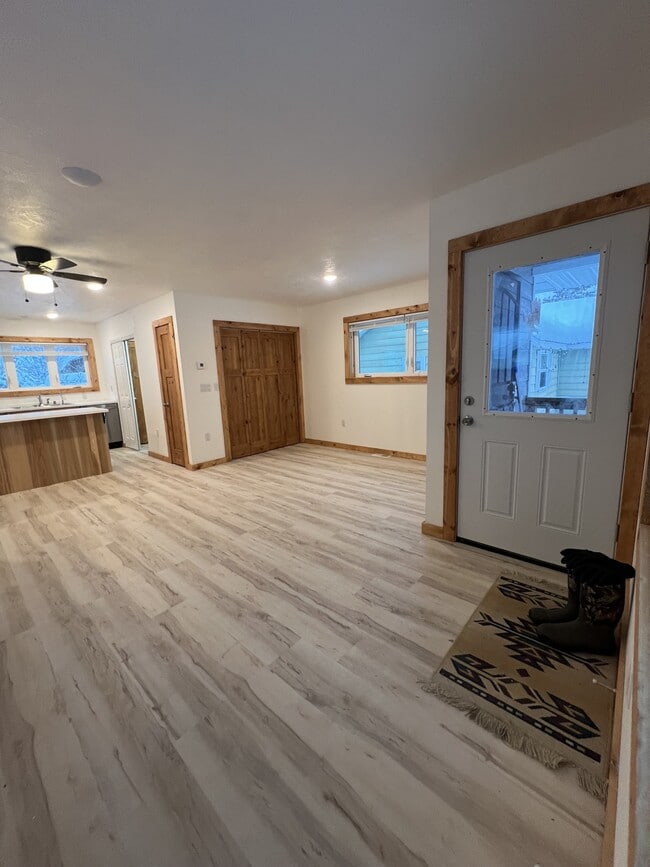 Building Photo - 3307 Iowa St