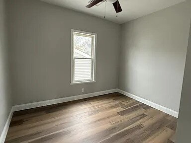 Building Photo - This stunning apartment on the 3rd floor boasts 3 bedrooms, 1 bathroom.