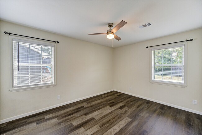 Building Photo - 5317 Crestmont St