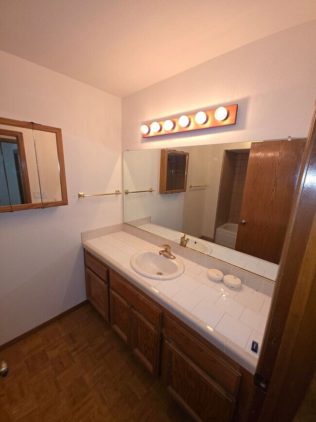 Building Photo - Charming Single-Story Home in Lincoln - Av...
