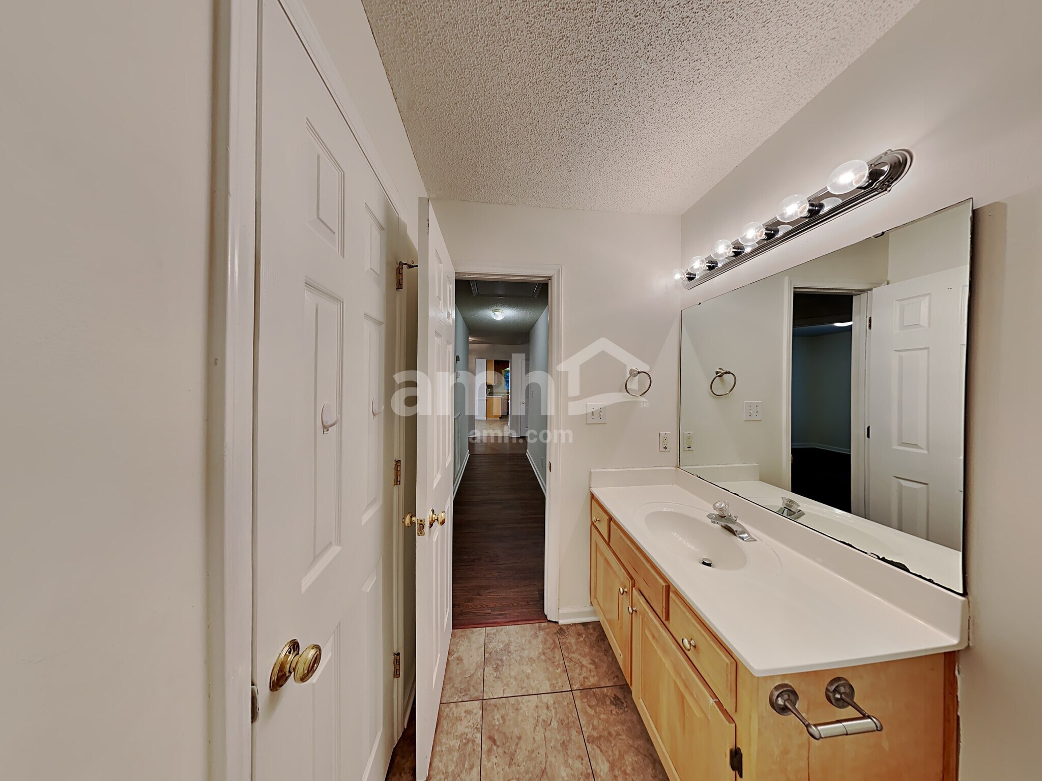 Building Photo - 412 Redpath Dr