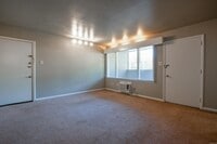 Building Photo - 123 N Polk St