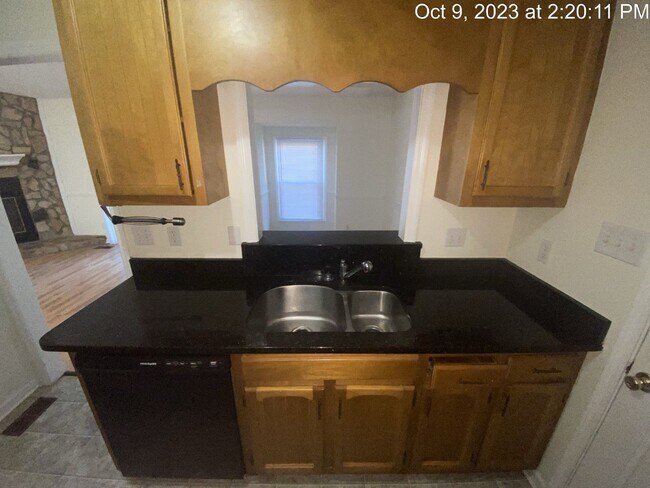 Building Photo - 912 Drew Ct