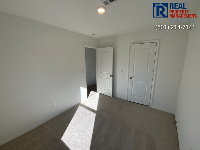 Building Photo - 10808 Mason Dr