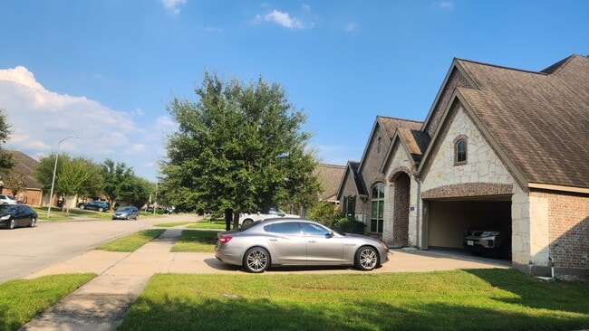 Primary Photo - 5318 Stoneridge Ct