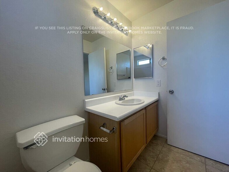 Building Photo - 1260 S Boulder St