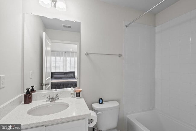 Building Photo - 9715 Summerton Dr