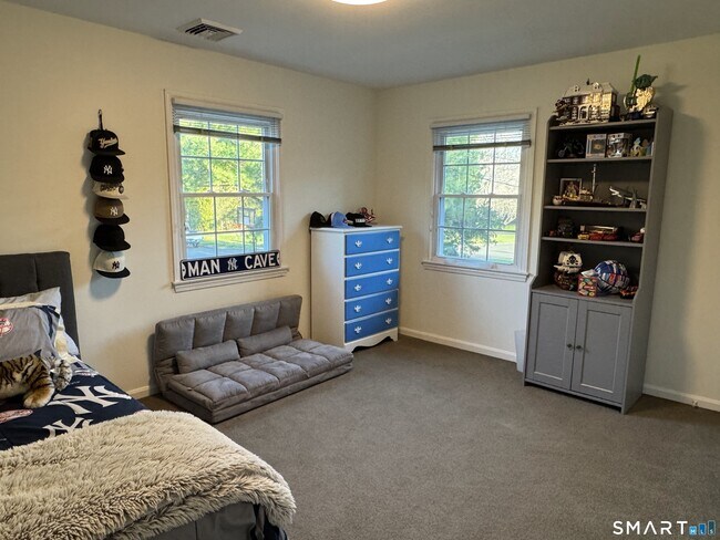 Building Photo - 15 Brookfield Dr