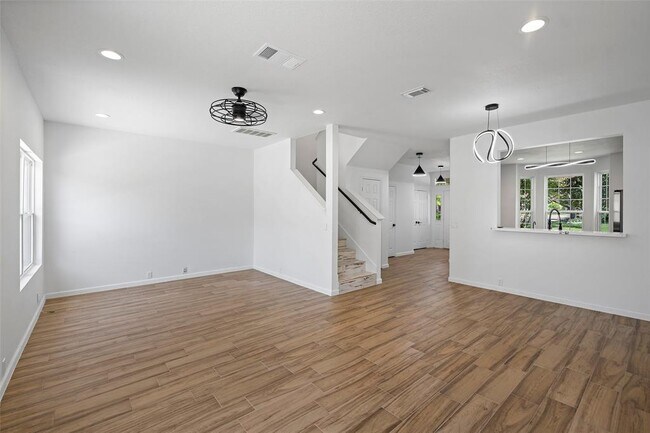 Building Photo - 16879 Mammoth Springs Dr
