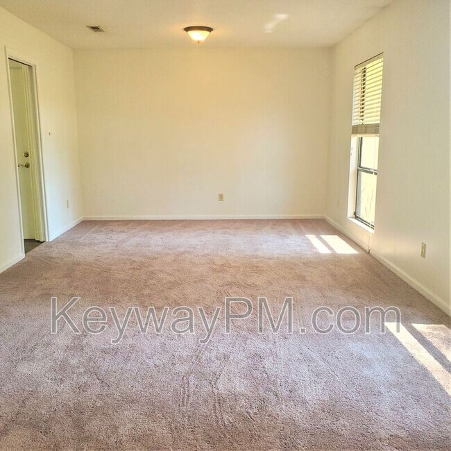 Building Photo - 4441 Shadowmoor Dr