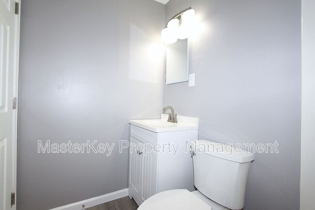 Building Photo - 1242 Donaldson Ct