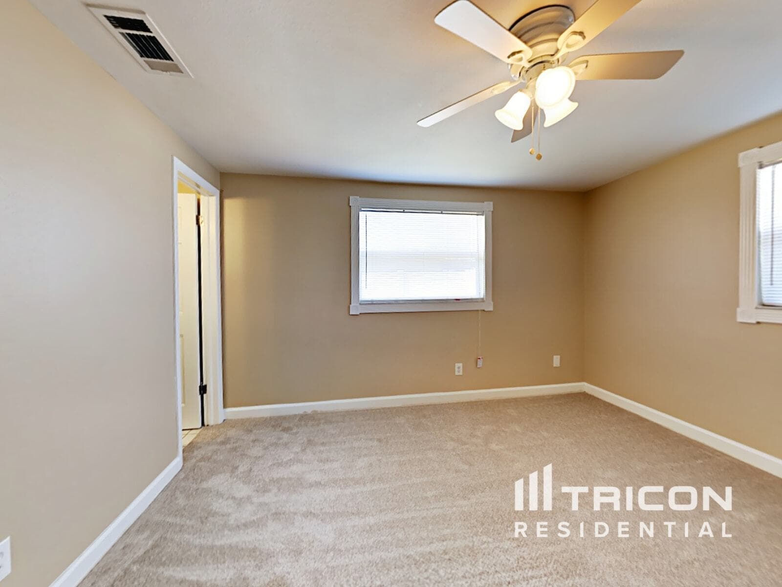 Building Photo - 8589 Lantana Dr