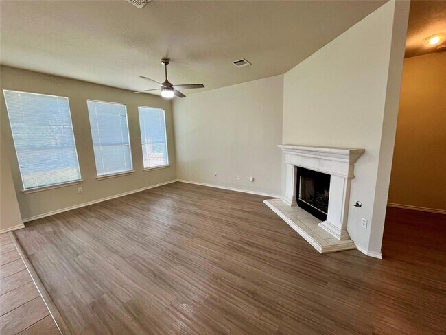 Building Photo - 18708 Dry Pond Dr