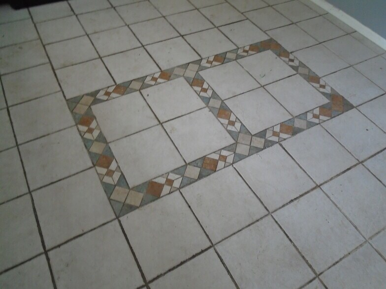 Building Photo - 2817 Rowell St