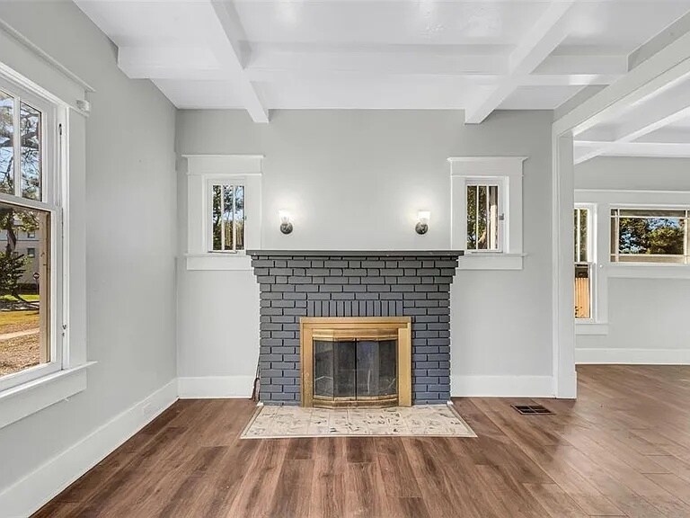 Building Photo - 7327 1st Ave N