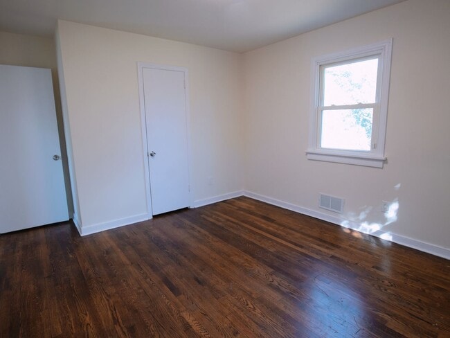 Building Photo - 3 BED 1 BATH RANCH HOME IN MECHANICSVILLE