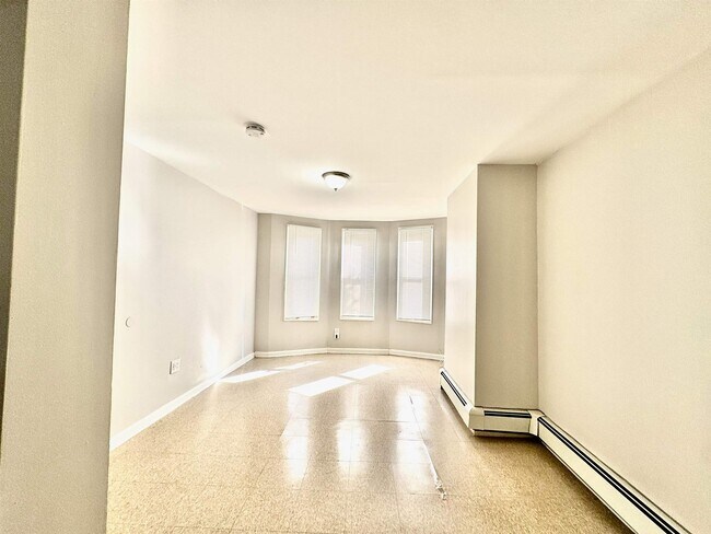 Building Photo - 2275 John F. Kennedy Blvd