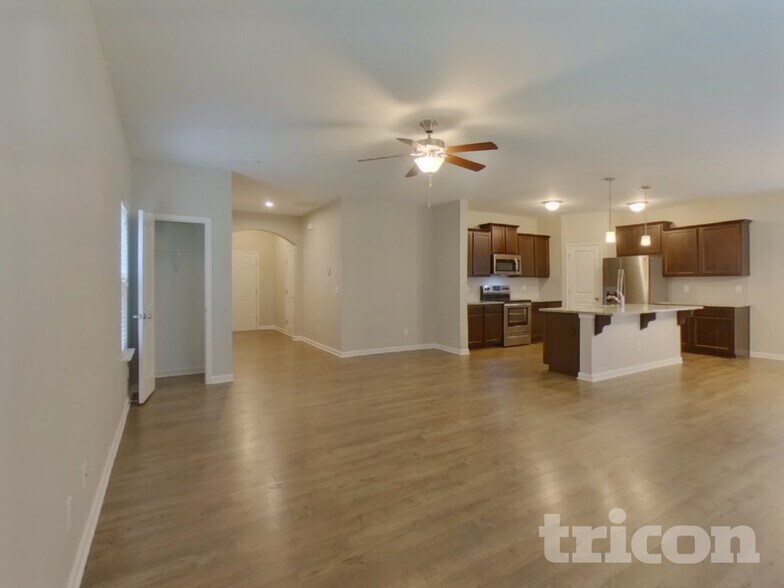 Building Photo - 1131 Rankin Oaks St