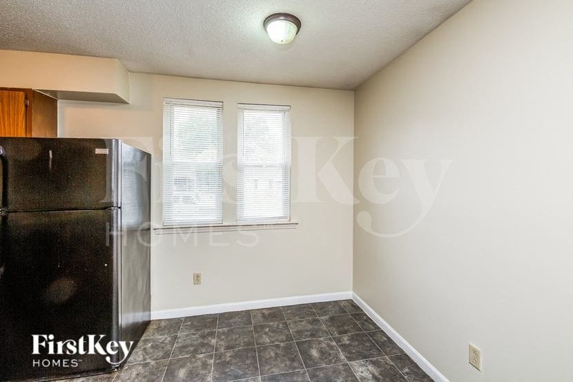 Building Photo - 4270 Cary Hill Dr