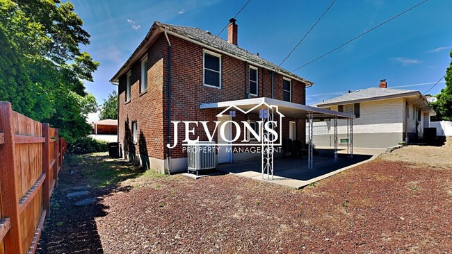 Building Photo - 603 S 31st Ave