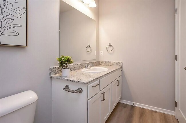 Building Photo - 3 Bed 3 Bath Townhouse Close to the YMCA and New Waukee Area