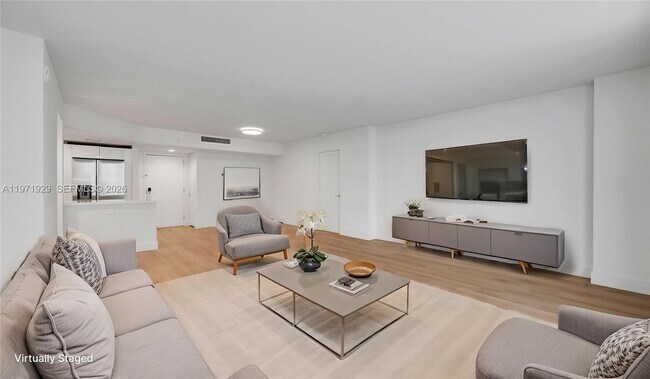 Building Photo - 555 NE 34th St