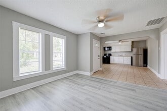 Building Photo - 1101 Elm St