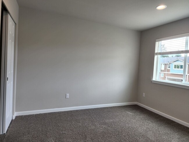 Building Photo - Yelm Creek Estates, New Construction 4 Bedroom, 2.5 Bathroom Home!  Back on the Market & Ready NOW!