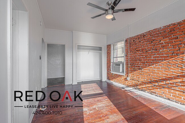Building Photo - 849 S Oxford Ave