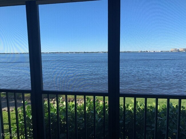 Building Photo - 1925 Clifford St