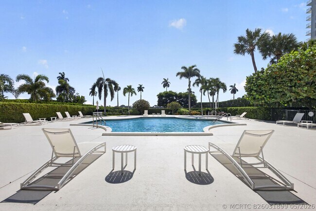 Building Photo - 1801 S Flagler Dr