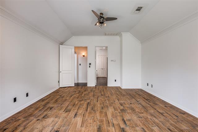 Building Photo - 4684 Old Pond Dr