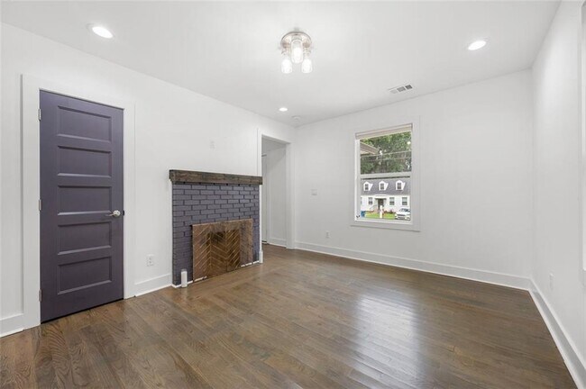 Building Photo - 883 Gaston St SW