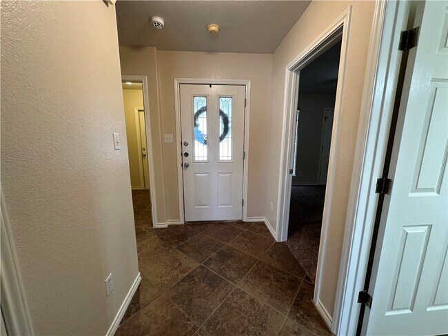 Building Photo - 14905 Dasmarinas Dr