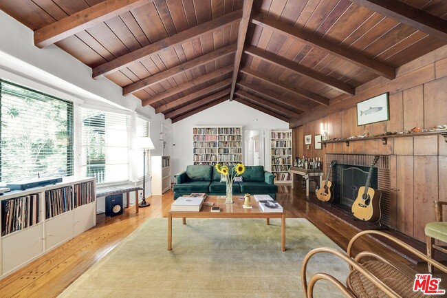 Building Photo - 7503 Willow Glen Rd